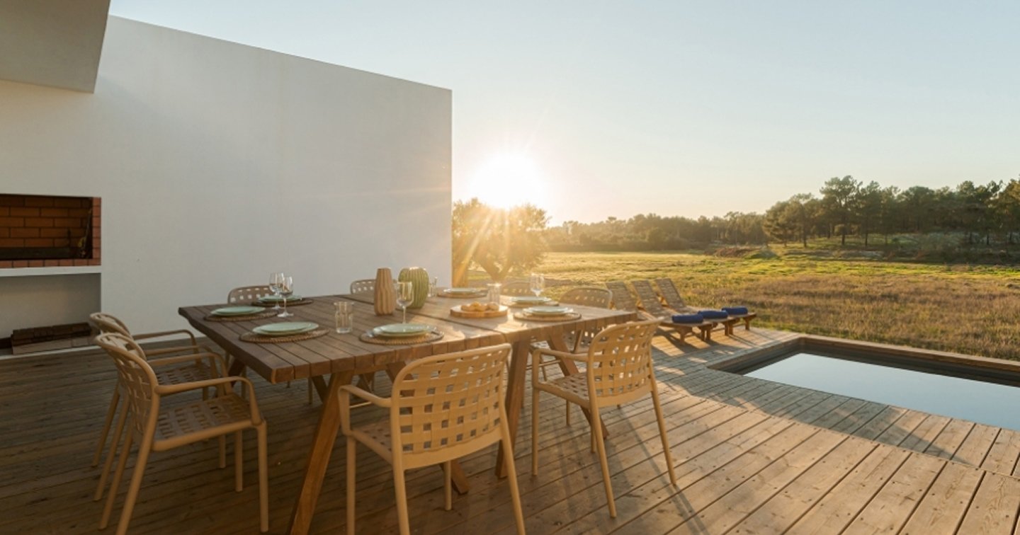 Sunset dining deck Lysterfield - hardwood timber deck with dining setting, outdoor cooking area and rural sunset views